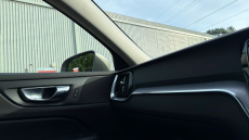 Volvo V60 2.0 D4 [190] Cross Country Plus 5dr AWD Auto Diesel Estate